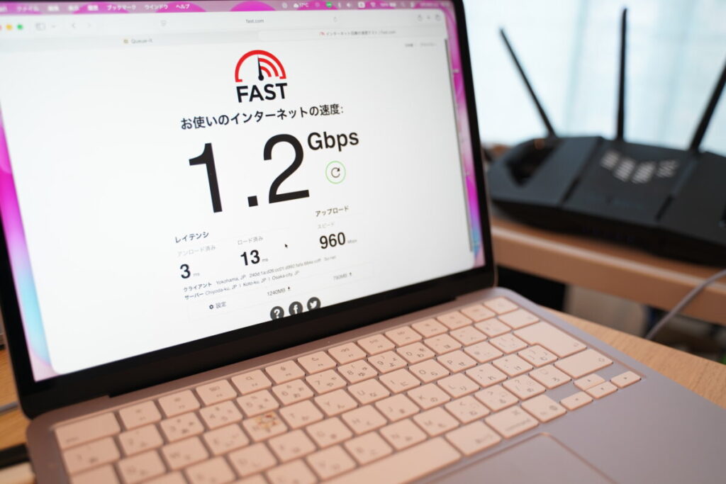 MacBook NEOとのWi-Fi接続用のルーターはASUS TUF Gaming BE9400を使用
